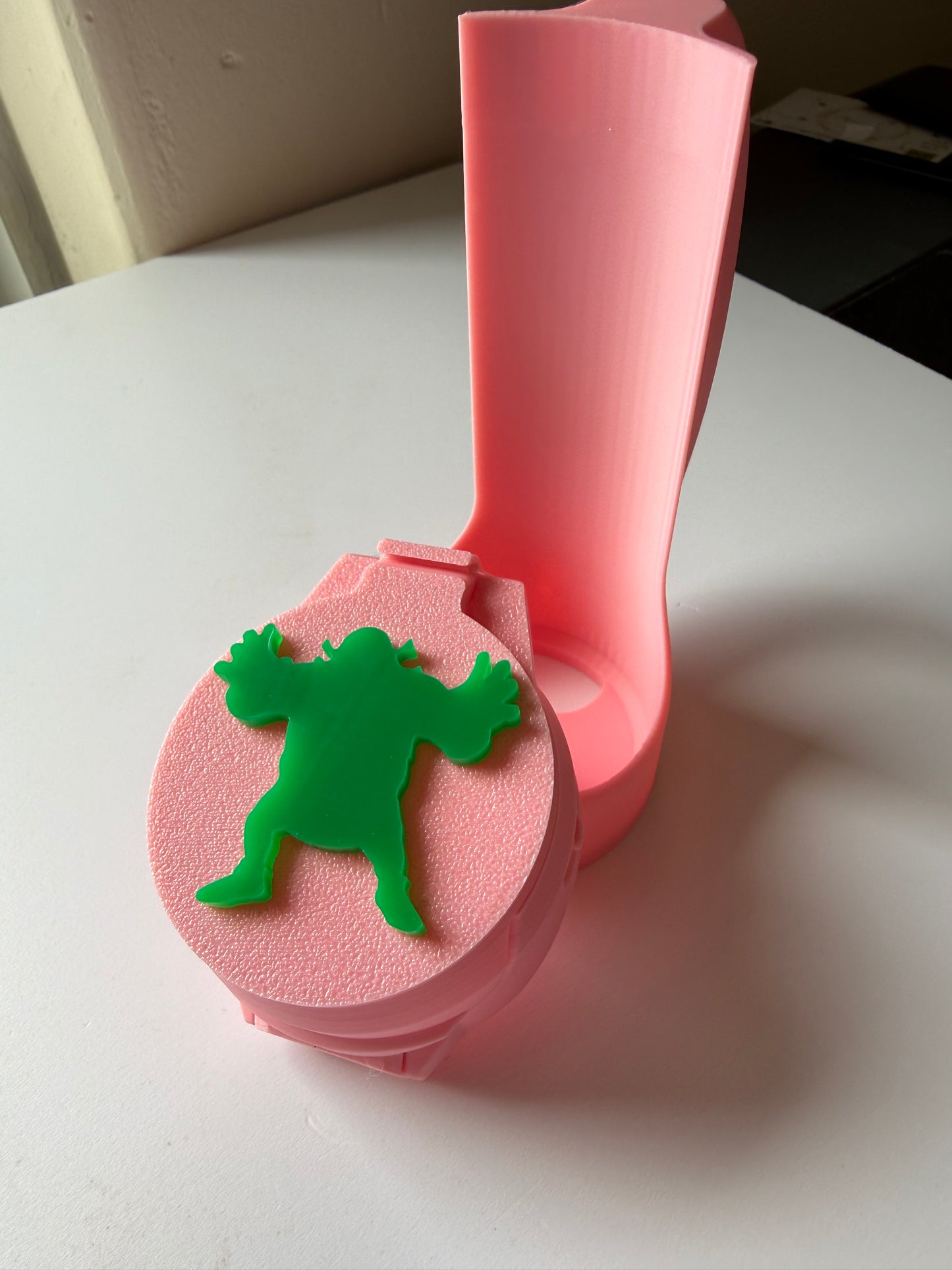 Can holders for 250ml cans